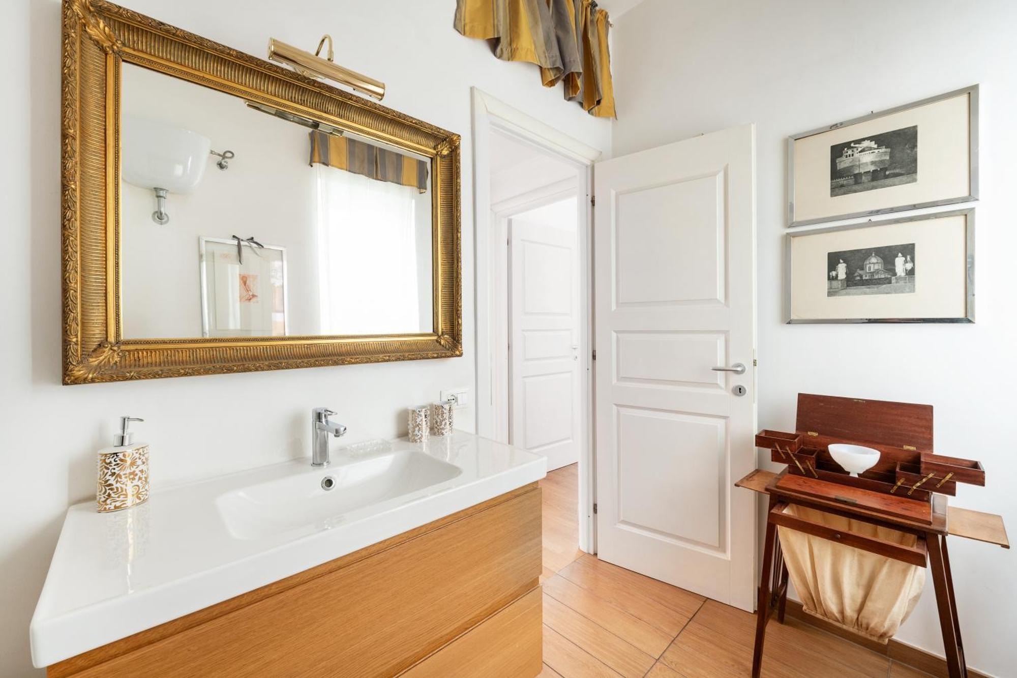 La Dimora Dell'antiquario Apartment Rom